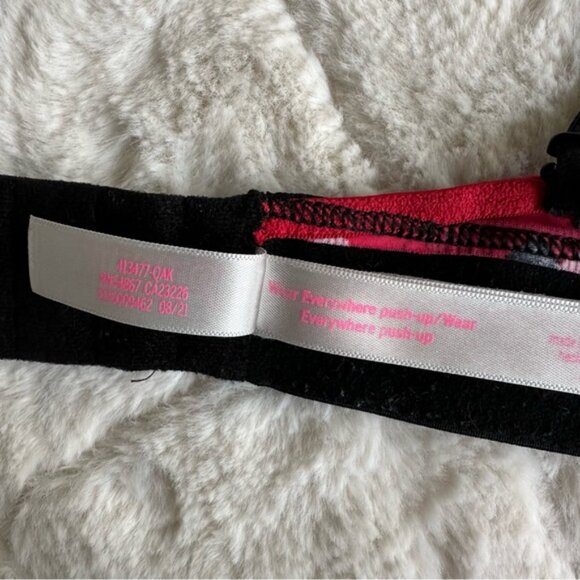 Victoria's Secret PINK | Red Pepper Plaid Wear Everywhere Push-Up Bra | Size 32C - Picture 10 of 13